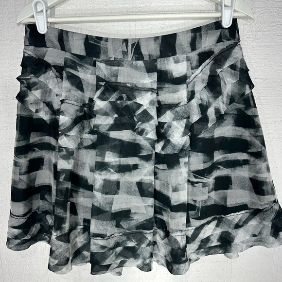 Theory black and white layered mini skirt size S\M - Picture 4 of 10